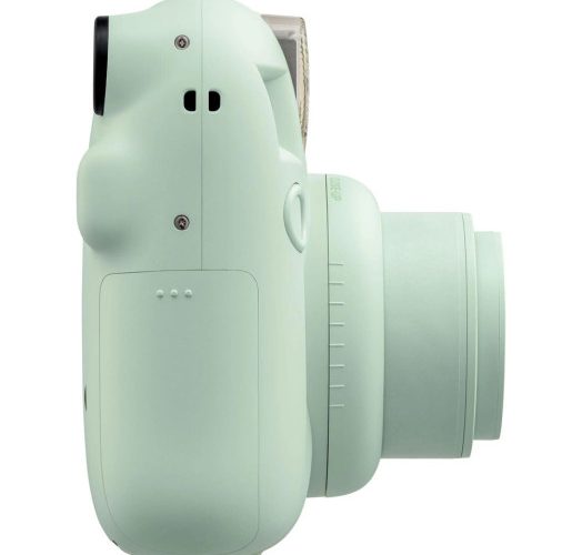 Кому можна подарувати фотоапарати Fujifilm Instax