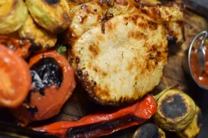 Ты не одинок: еще 378 человек заказали доставку шашлыка в Киеве после 20:00