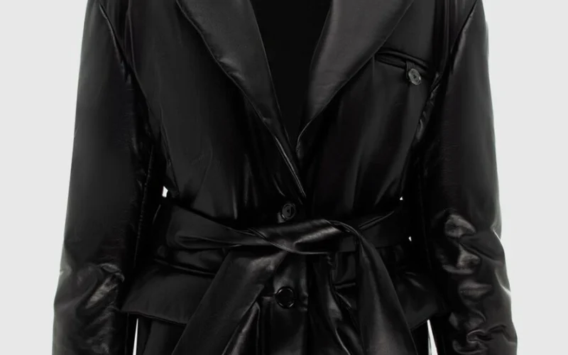 Как выбрать зимнюю кожаную куртку для женщины в возрасте?