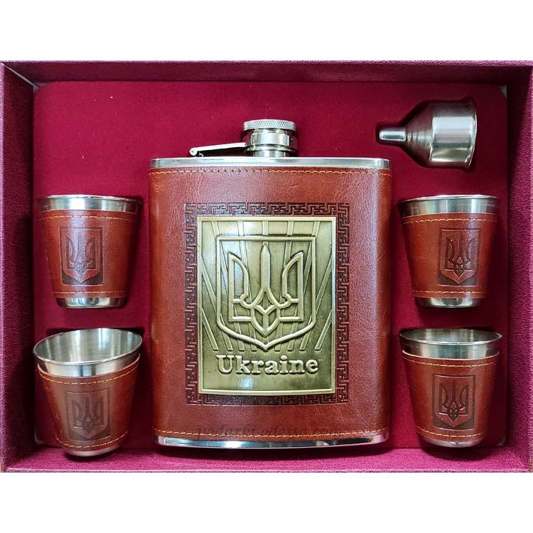 Набор с флягой и стаканчиками: Идеальный мужской подарок "все включено" в подарочной коробке