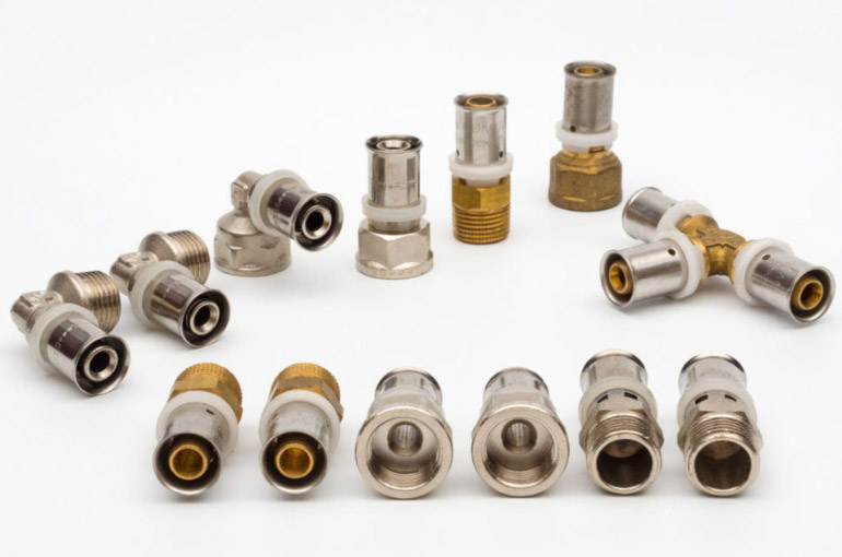 Насколько важны качественные фитинги для металлопластиковых труб